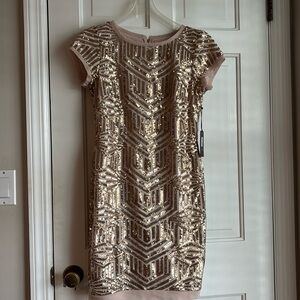 NWT Vince Camuto gold sequin party dress. Size 4